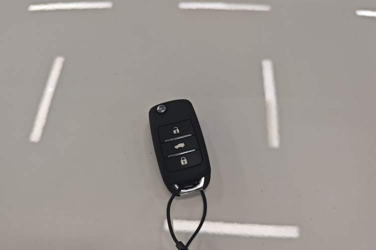 Used CHANGAN NEVO Lumin 2026 Model Treasure Edition 205km Passionate Beige Ningde Vehicle Key