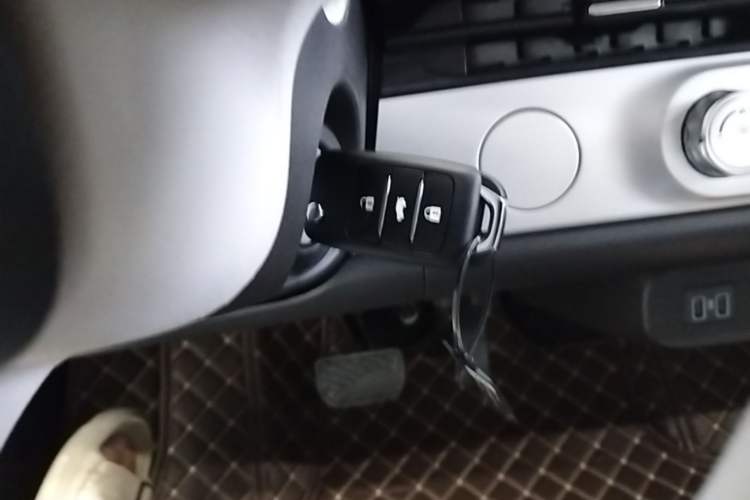 Used CHANGAN NEVO Lumin 2026 Model Treasure Edition 205km Passionate Beige Ningde Vehicle Key