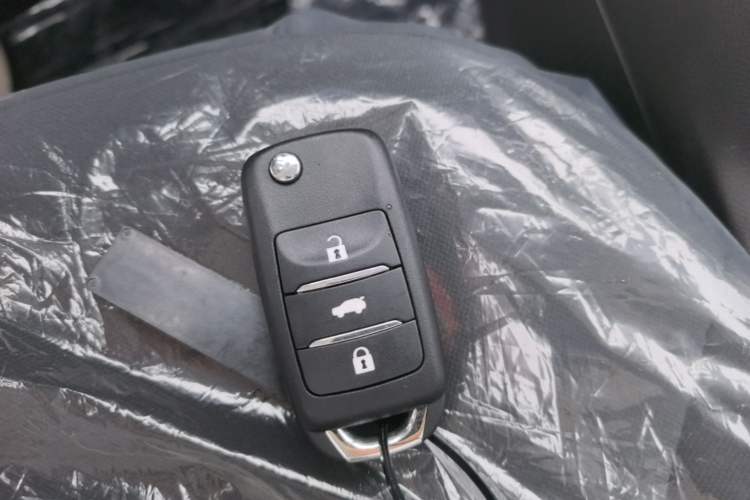 Used CHANGAN NEVO Lumin 2026 Model Treasure Edition 205km Passionate Beige Ningde Vehicle Key