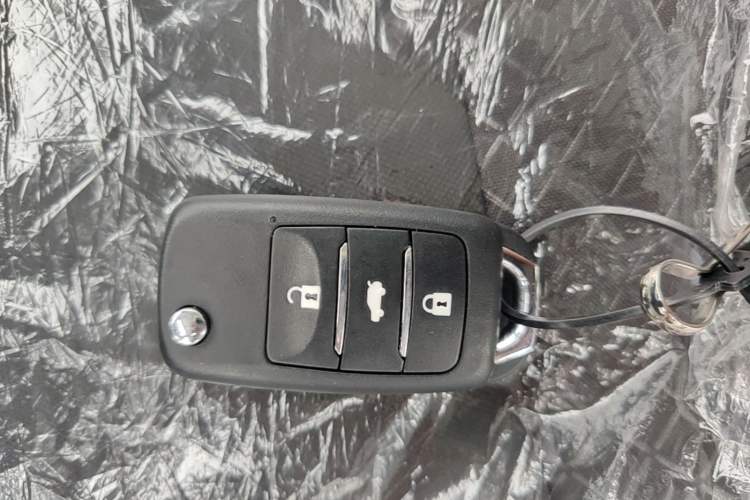 Used CHANGAN NEVO Lumin 2026 Model Treasure Edition 205km Passionate Beige Ningde Vehicle Key