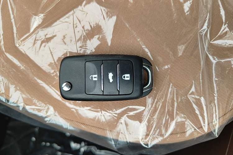 Used CHANGAN NEVO Lumin 2026 Model Treasure Edition 205km Passionate Beige Ningde Vehicle Key