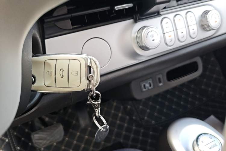 Used CHANGAN NEVO Lumin 2026 Model Treasure Edition 205km Passionate Beige Ningde Vehicle Key