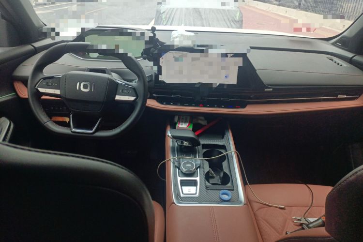 Used CHANGAN NEVO Q05 2024 Truly Delicious Version 125 Excellence Edition CATL Center Console