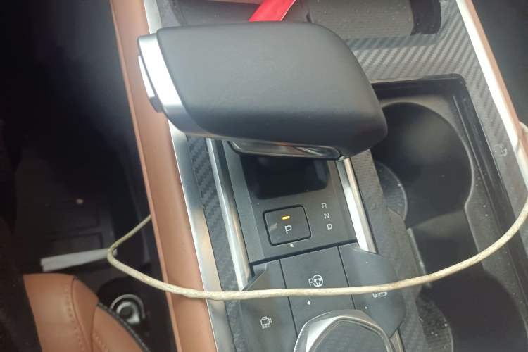 Used CHANGAN NEVO Q05 2024 Truly Delicious Version 125 Excellence Edition CATL Gear Lever