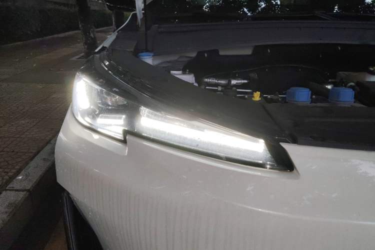 Used CHANGAN NEVO Q05 2024 Truly Delicious Version 125 Excellence Edition CATL Right Front Headlight