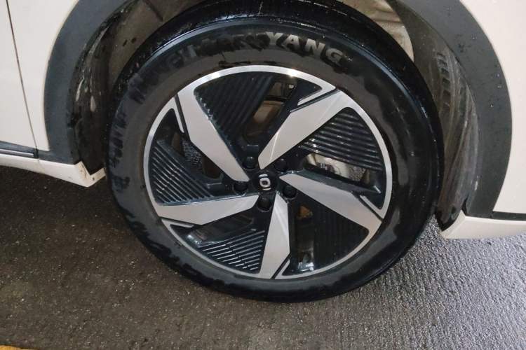 Used CHANGAN NEVO Q05 2024 Truly Delicious Version 125 Excellence Edition CATL Right Front Wheel Hub