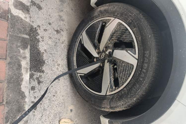 Used CHANGAN NEVO Q05 2024 Truly Delicious Version 125 Excellence Edition CATL Right Front Wheel Hub