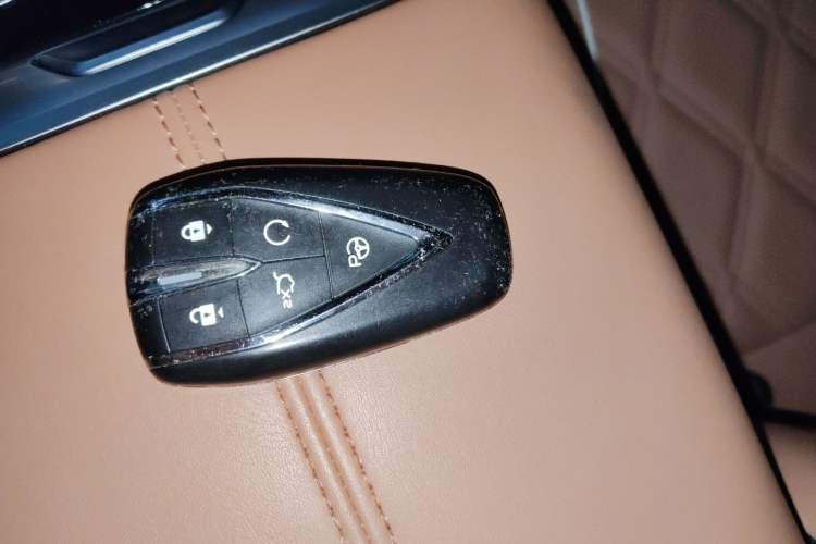 Used CHANGAN NEVO Q05 2024 Truly Delicious Version 125 Excellence Edition CATL Vehicle Key