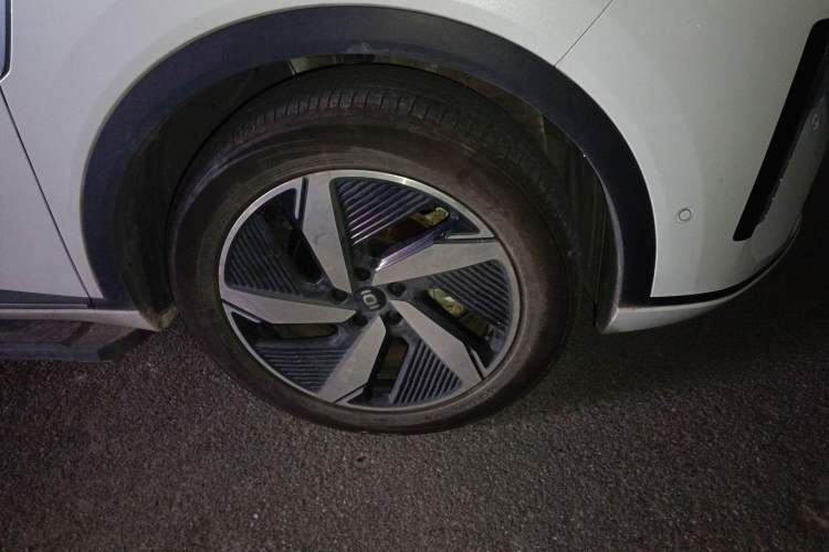 Used CHANGAN NEVO Q05 2023 125 Max Right Front Wheel Hub