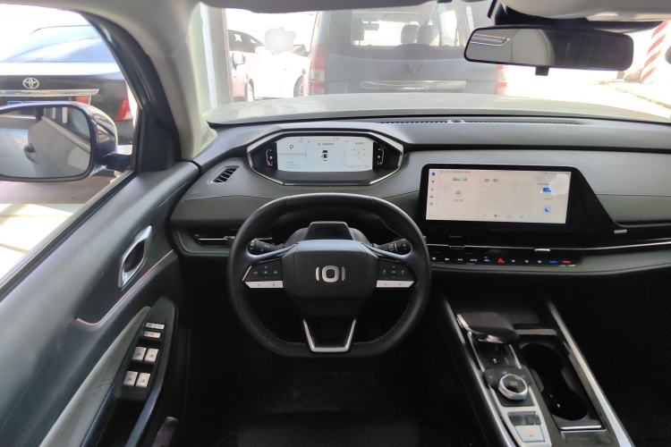 Used CHANGAN NEVO Q05 2024 All-New Flavorful Edition 125 Flagship Model - CATL Center Console