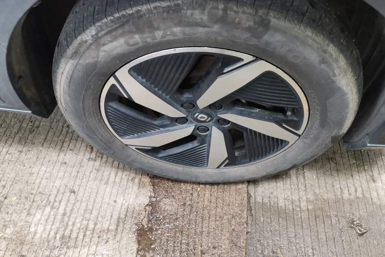 Used CHANGAN NEVO Q05 2024 All-New Flavorful Edition 125 Flagship Model Powered by CATL Right Front Wheel Hub