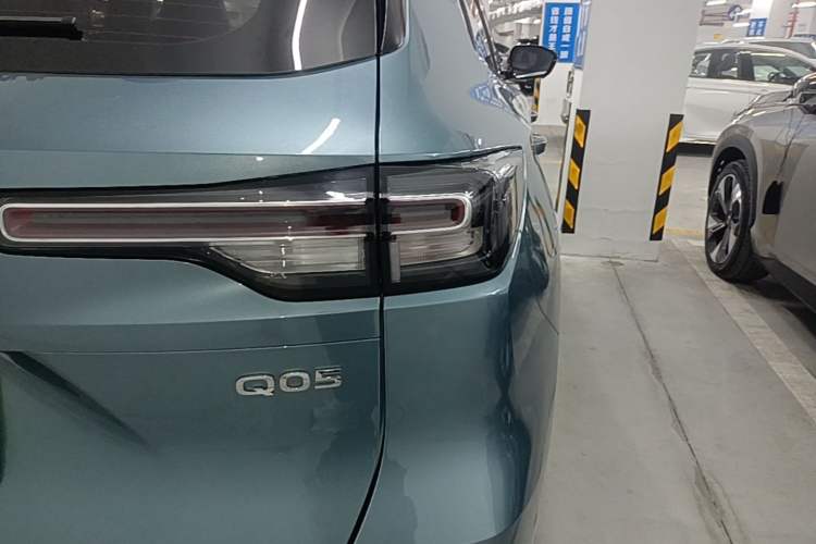 Used CHANGAN NEVO Q05 2024 Truly Delicious Version 125 Excellence Edition CATL Right Rear Taillight