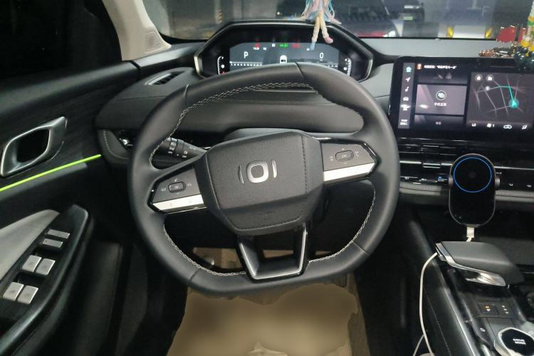 Used CHANGAN NEVO Q05 2024 Truly Delicious Version 125cc Superior Design CATL Steering Wheel