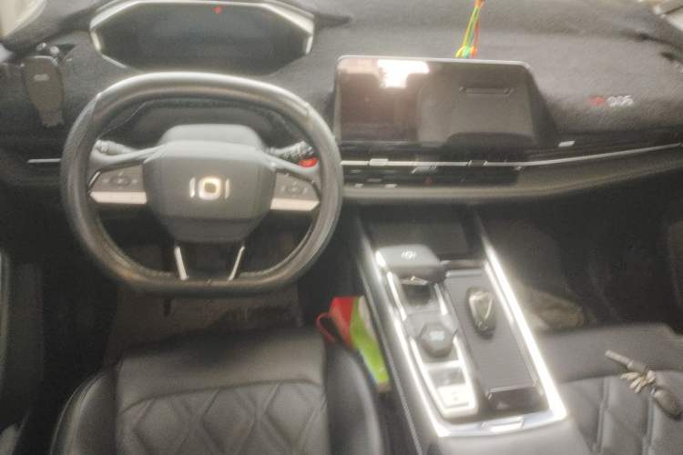 Used CHANGAN NEVO Q05 2024 Truly Delicious Version 125cc Superior Design CATL Center Console