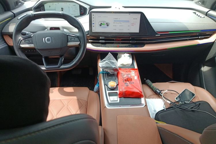 Used CHANGAN NEVO Q05 2024 Truly Delicious Version 125 Excellence Edition CATL Center Console