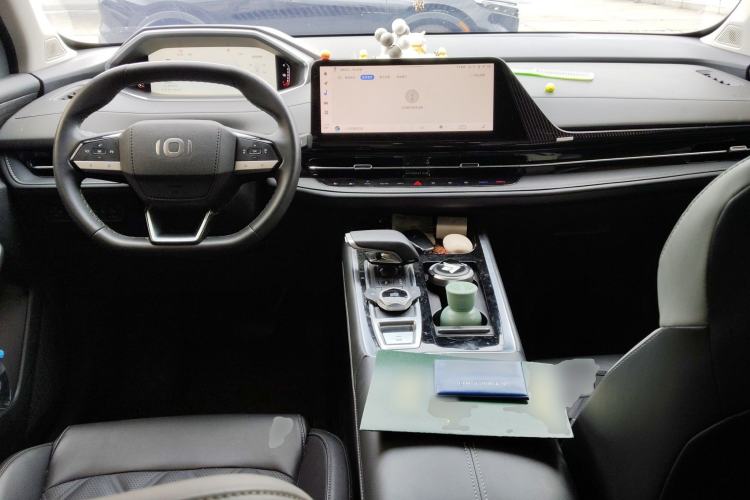 Used CHANGAN NEVO Q05 2024 Truly Delicious Version 125cc Superior Design CATL Center Console