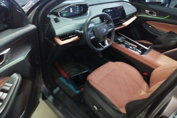 Used CHANGAN NEVO Q05 2024 Truly Delicious Version 125cc Superior Design CATL Driver Seat