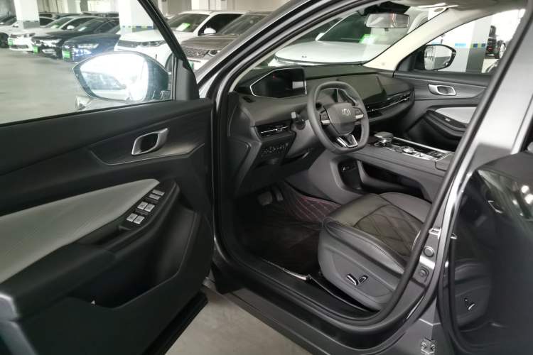 Used CHANGAN NEVO Q05 2024 Truly Delicious Version 125 Excellence Edition CATL Driver Seat