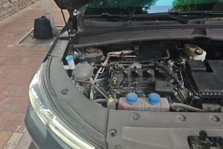 Used CHANGAN NEVO Q05 2024 Truly Delicious Version 125cc Superior Design CATL Engine Bay Right