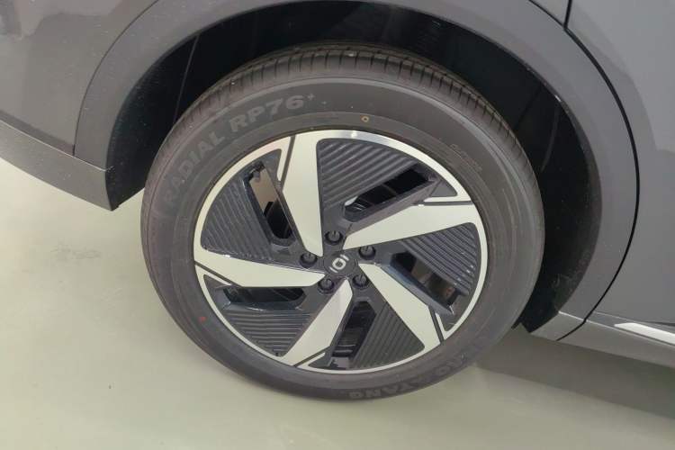 Used CHANGAN NEVO Q05 2024 Truly Delicious Version 125 Excellence Edition CATL Exterior 8
