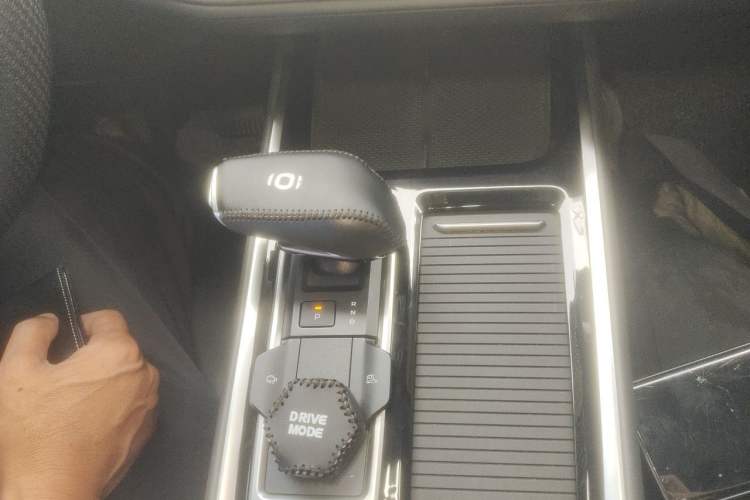 Used CHANGAN NEVO Q05 2024 Truly Delicious Version 125cc Superior Design CATL Gear Lever