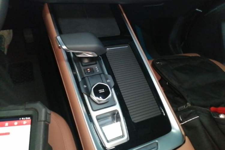 Used CHANGAN NEVO Q05 2024 Truly Delicious Version 125cc Superior Design CATL Gear Lever