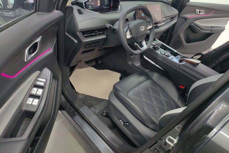 Used CHANGAN NEVO Q05 2024 Truly Delicious Version 125 Excellence Edition CATL Interior 3