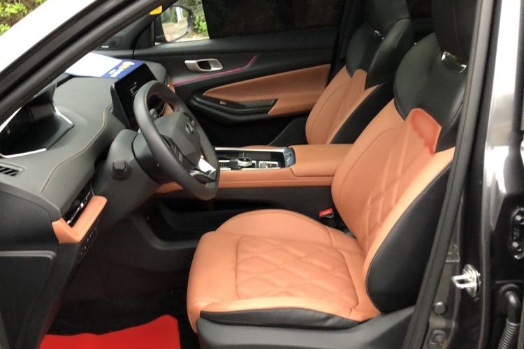 Used CHANGAN NEVO Q05 2024 Truly Delicious Version 125cc Superior Design CATL Left Front Seat