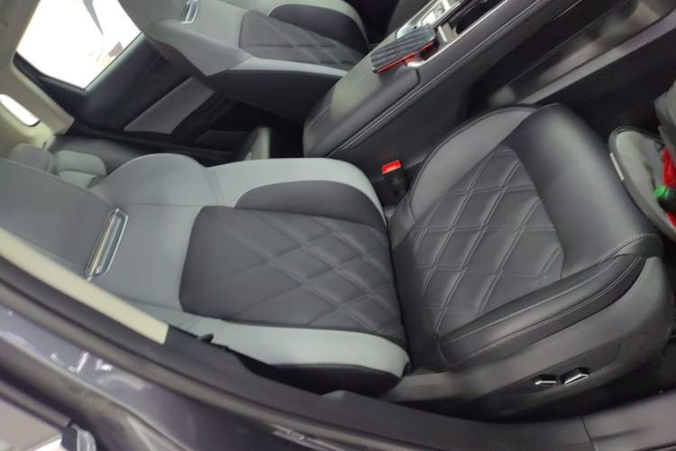 Used CHANGAN NEVO Q05 2024 Truly Delicious Version 125 Excellence Edition CATL Right Front Seat