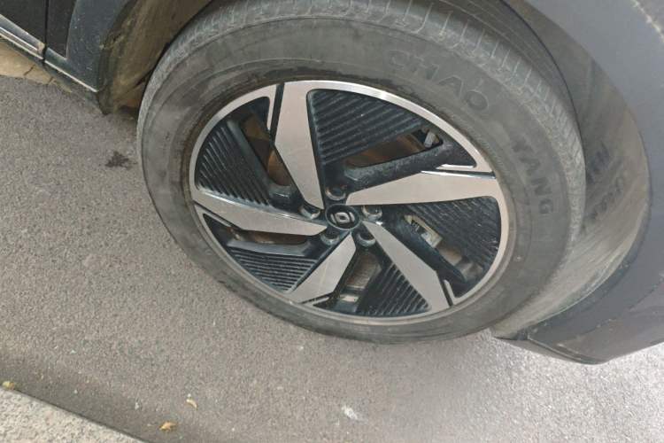 Used CHANGAN NEVO Q05 2024 Truly Delicious Version 125cc Superior Design CATL Right Front Wheel Hub