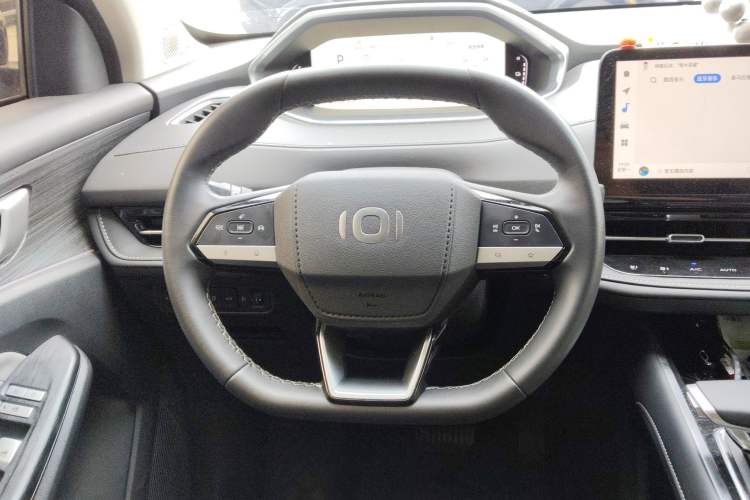 Used CHANGAN NEVO Q05 2024 Truly Delicious Version 125cc Superior Design CATL Steering Wheel