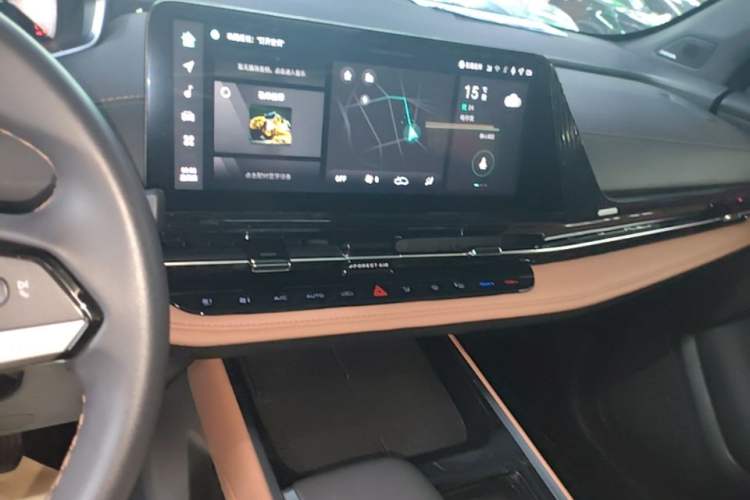 Used CHANGAN NEVO Q05 2024 Truly Delicious Version 125" Beyond-Performance Model CATL Audio And AC Panel