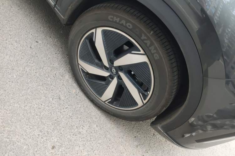 Used CHANGAN NEVO Q05 2024 Truly Delicious Version 125" Beyond-Performance Model CATL Right Front Wheel Hub