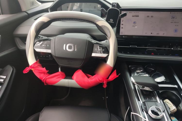 Used CHANGAN NEVO Q05 2024 Truly Delicious Version 125" Beyond-Performance Model CATL Steering Wheel