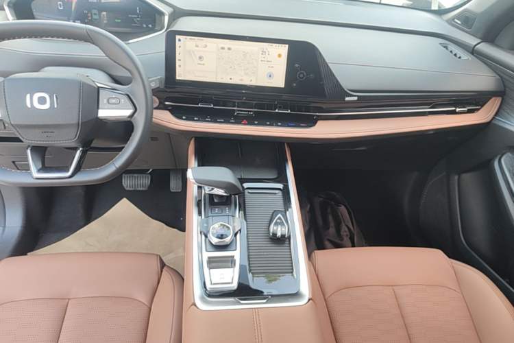 Used CHANGAN NEVO Q05 2024 All-New Flavorful Edition 125 Flagship Model - CATL Audio And AC Panel