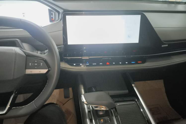 Used CHANGAN NEVO Q05 2024 Truly Delicious Version 125 Excellence Edition CATL Audio And AC Panel