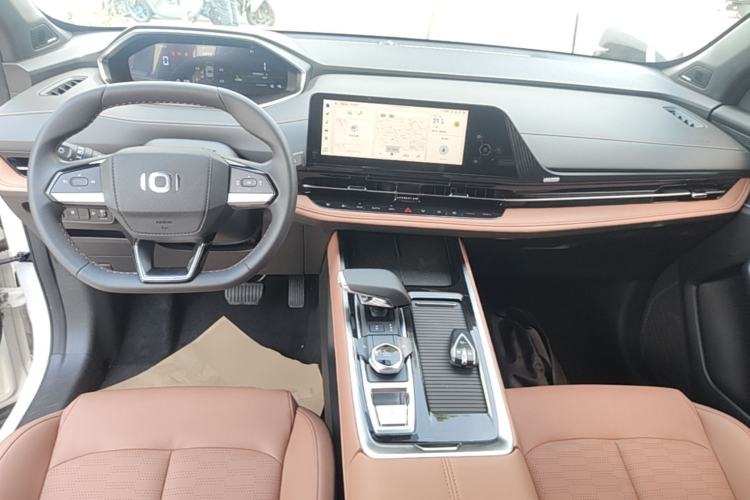 Used CHANGAN NEVO Q05 2024 All-New Flavorful Edition 125 Flagship Model - CATL Center Console