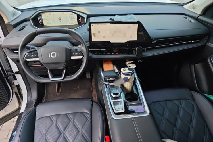 Used CHANGAN NEVO Q05 2024 Truly Delicious Version 125cc Superior Design CATL Center Console