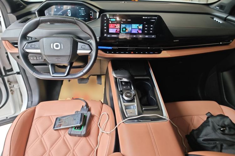 Used CHANGAN NEVO Q05 2024 Truly Delicious Version 125cc Superior Design CATL Center Console
