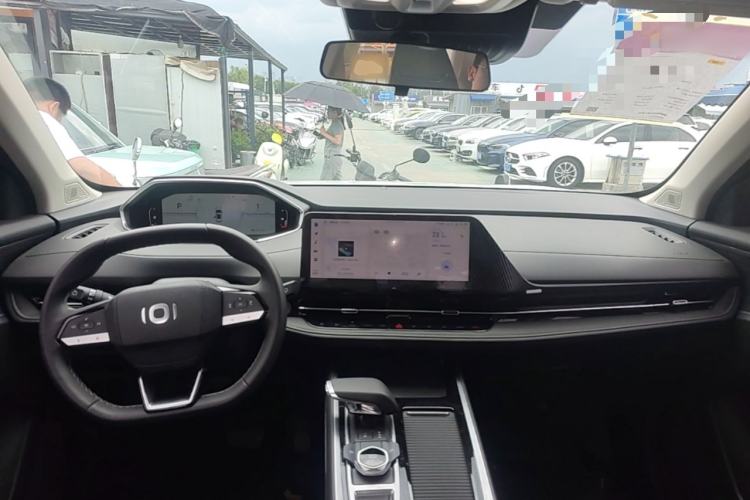Used CHANGAN NEVO Q05 2024 Truly Delicious Version 125" Beyond-Performance Model CATL Center Console