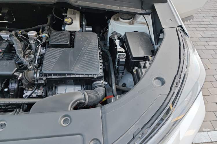 Used CHANGAN NEVO Q05 2024 Truly Delicious Version 125cc Superior Design CATL Engine Bay Left