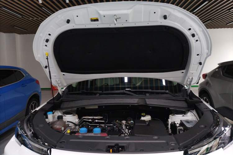 Used CHANGAN NEVO Q05 2024 All-New Flavorful Edition 125 Flagship Model - CATL Engine Bay