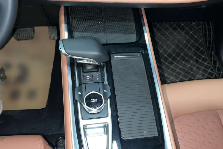 Used CHANGAN NEVO Q05 2024 All-New Flavorful Edition 125 Flagship Model Powered by CATL Gear Lever