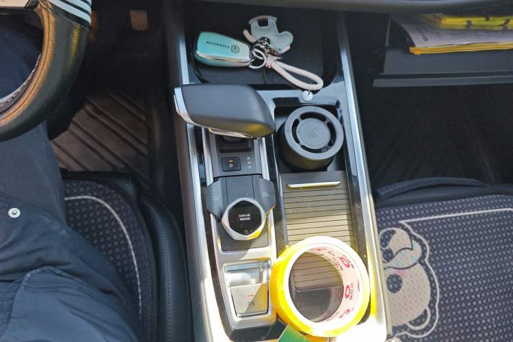 Used CHANGAN NEVO Q05 2024 Truly Delicious Version 125" Beyond-Performance Model CATL Gear Lever