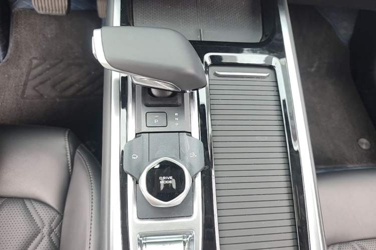 Used CHANGAN NEVO Q05 2024 Truly Delicious Version 125" Beyond-Performance Model CATL Gear Lever