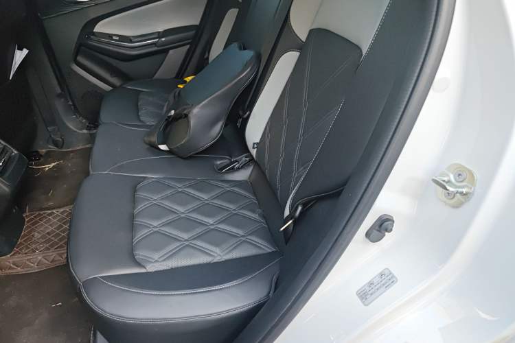 Used CHANGAN NEVO Q05 2024 Truly Delicious Version 125cc Superior Design CATL Left Rear Seat