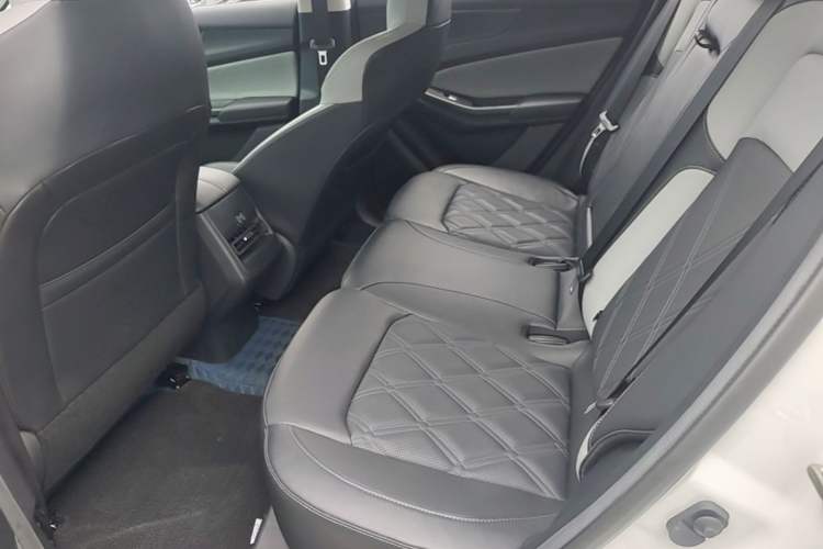 Used CHANGAN NEVO Q05 2024 Truly Delicious Version 125" Beyond-Performance Model CATL Left Rear Seat