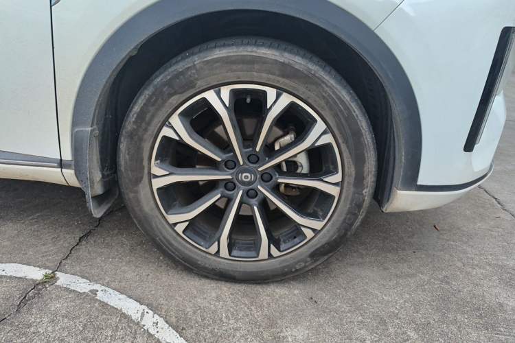 Used CHANGAN NEVO Q05 2024 Truly Delicious Version 125 Excellence Edition CATL Right Front Wheel Hub