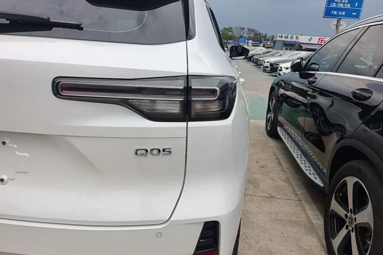 Used CHANGAN NEVO Q05 2024 Truly Delicious Version 125" Beyond-Performance Model CATL Right Rear Taillight