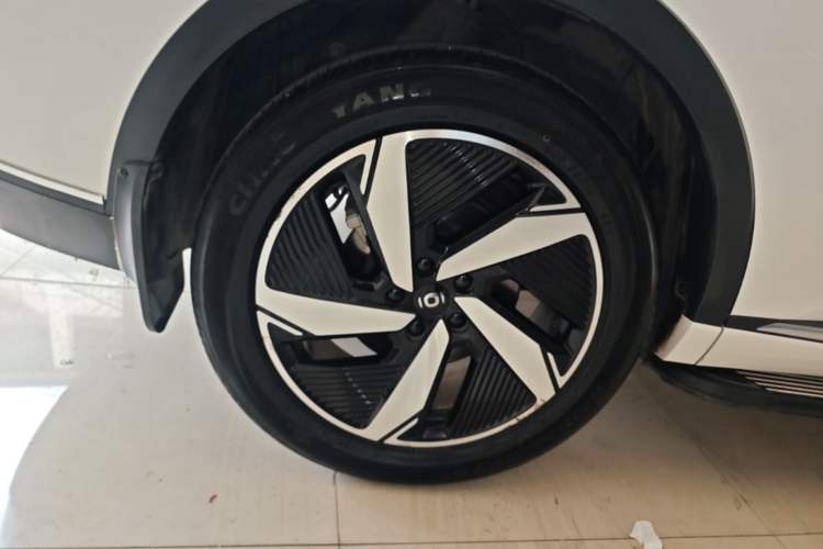 Used CHANGAN NEVO Q05 2024 Truly Delicious Version 125cc Superior Design CATL Right Rear Wheel Hub